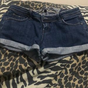 Sexy jean shorts